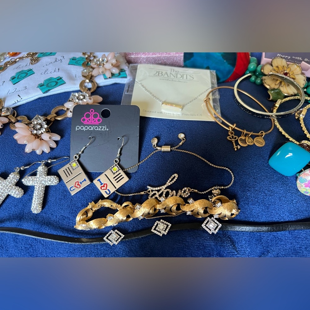 Accessory Bundle - Picture 11 of 15